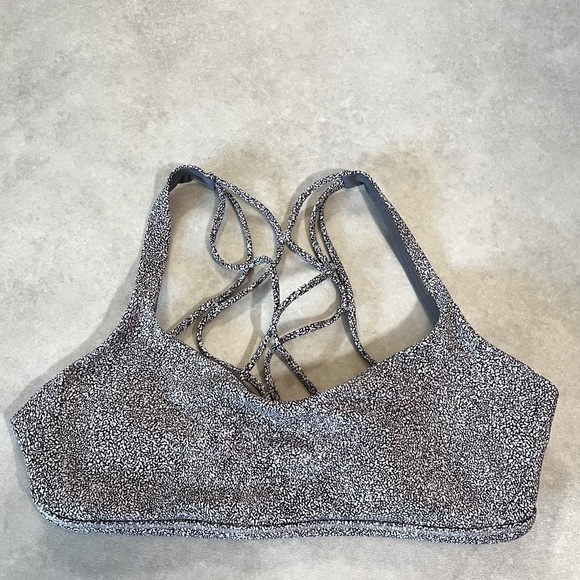 Lululemon sports bra. Size 10. Pads in. Crisscross back. Gray Black White - Picture 1 of 5